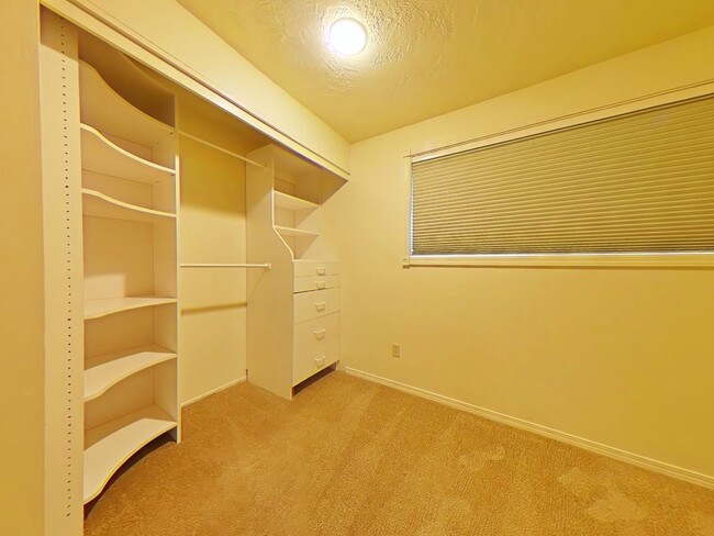 Building Photo - 3 Bedroom House ~ South Corvallis