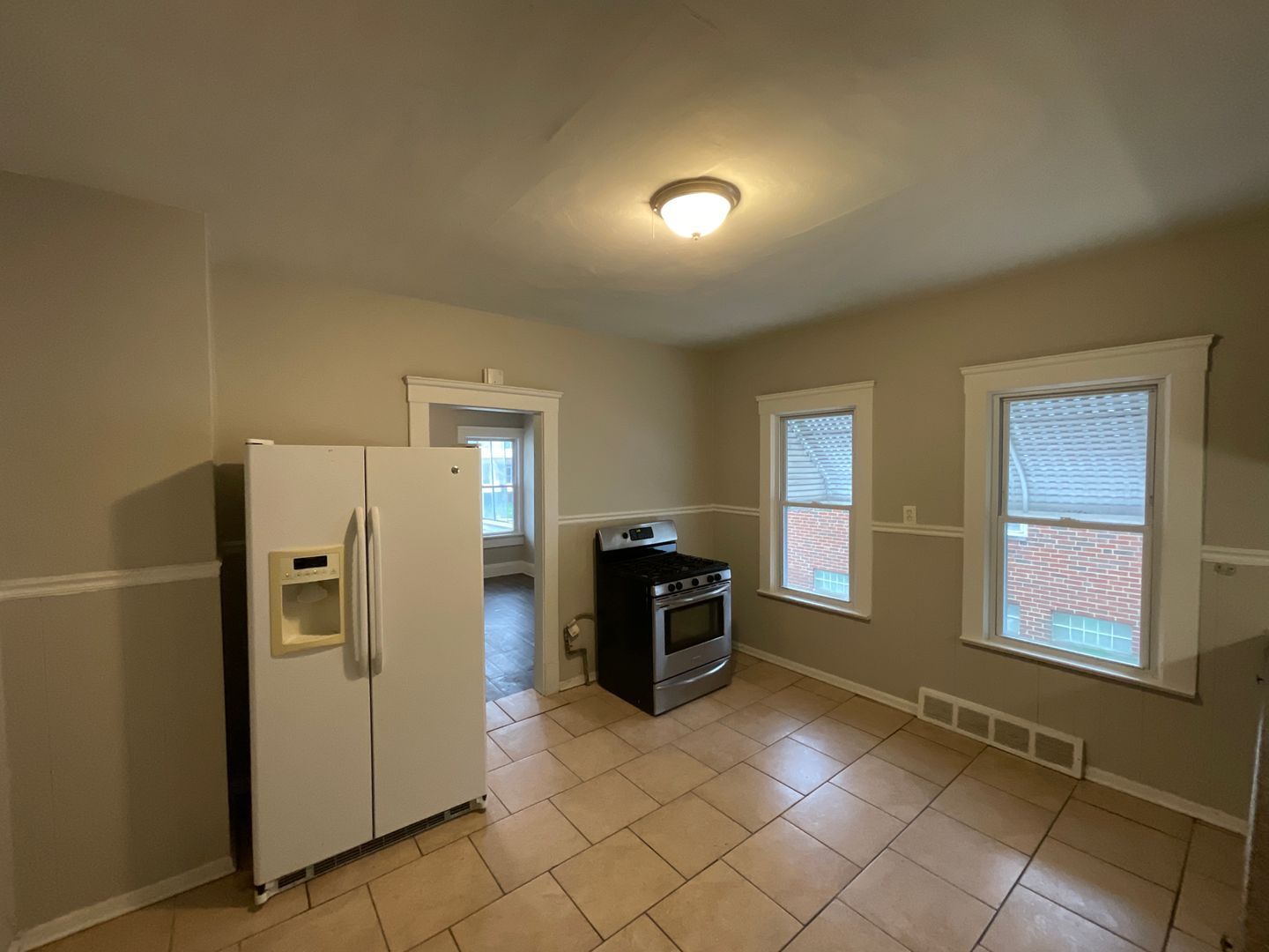 8101 Grand Division Ave Cleveland, OH 44125 – photo 3