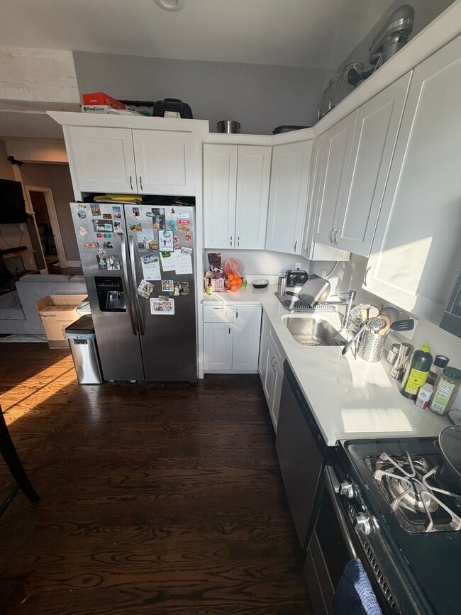 Building Photo - 172 W 4th St