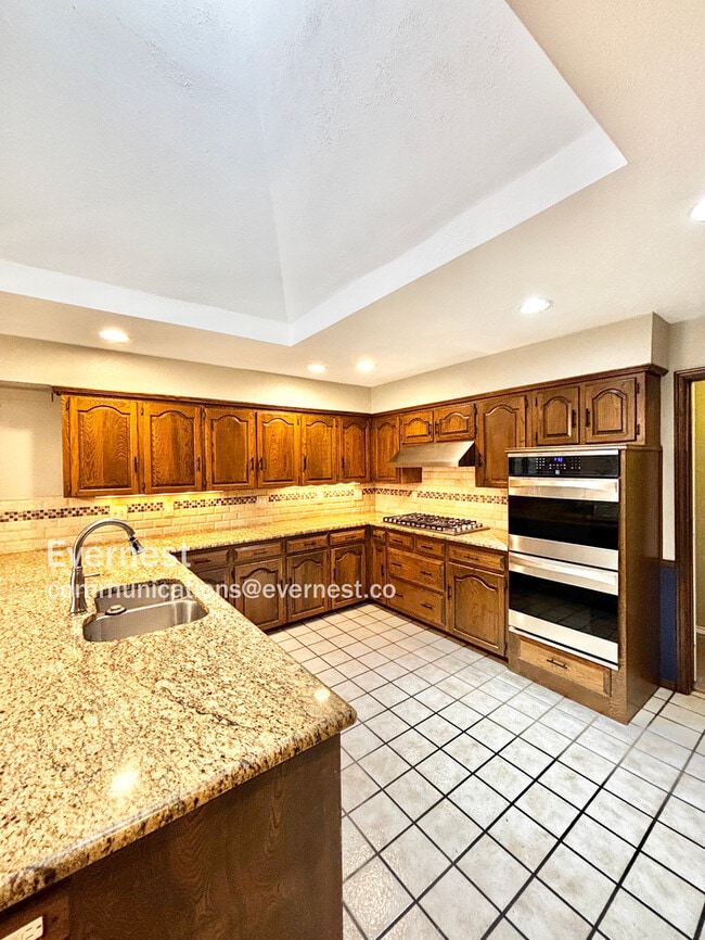 Foto del edificio - 1120 Stratford Dr