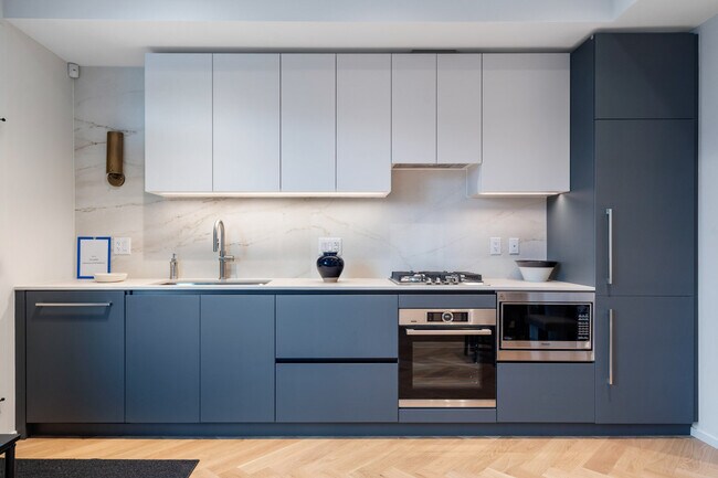 Photo du bâtiment - 745 W 49th Ave