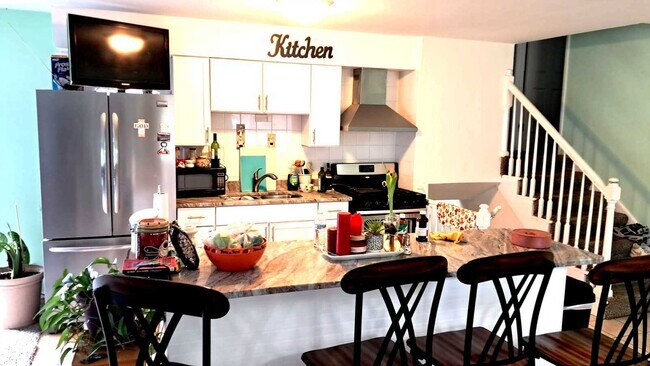 Building Photo - 3407 Fountainbleau Dr