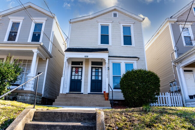 Front of house - 1618 Ellwood Ave