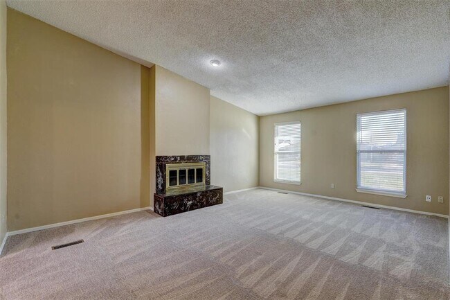 Foto del edificio - 841 N Robinson Ave