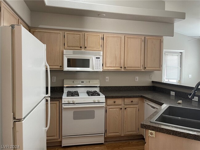 Building Photo - 379 Manti Pl