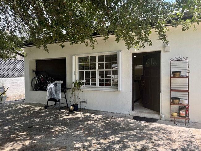 Building Photo - 541 Deer Run