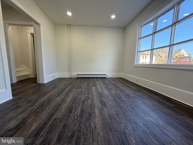 Foto del edificio - 517 Bentley Ave