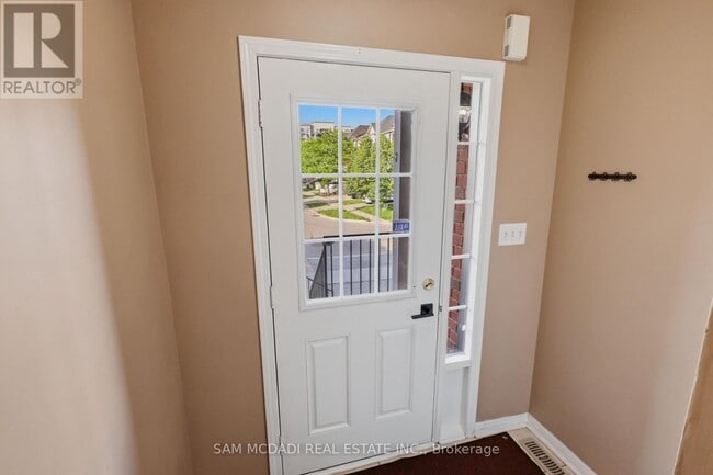 Building Photo - 3086 Stornoway Cir