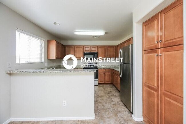 Foto del edificio - 4 Bedroom Pet-Friendly Home in San Tan Valley, AZ with Main Street Renewal