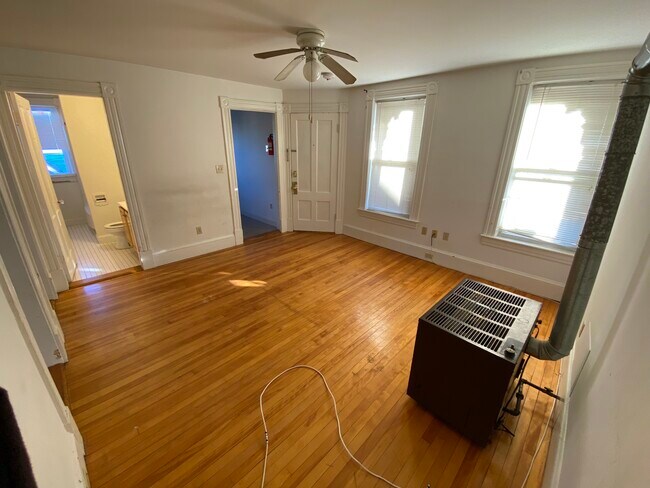 living room - 309 Dubuque St