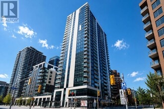 Building Photo - 340 Queen St