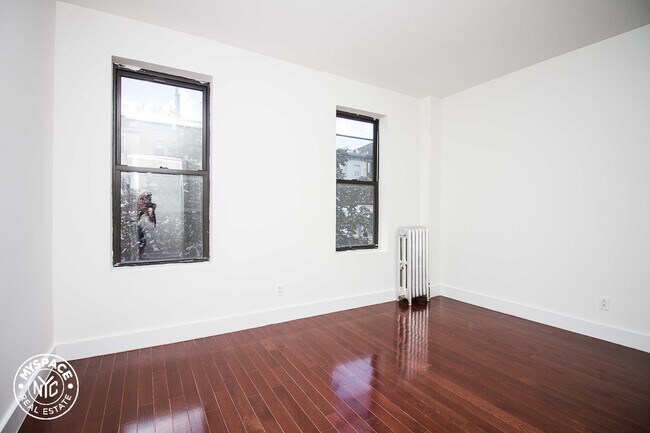 Foto del edificio - 216 Macon St
