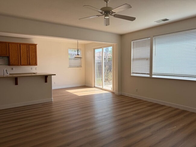 Building Photo - 8313 Dandelion Dr