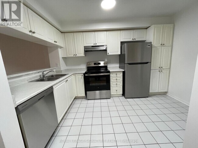 Building Photo - 5625 Glen Erin Dr