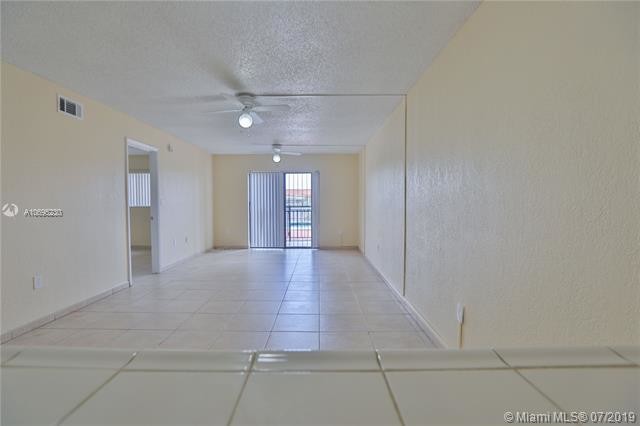 Foto del edificio - 9917 W Okeechobee Rd