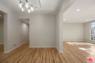 Building Photo - 450 Smithwood Dr