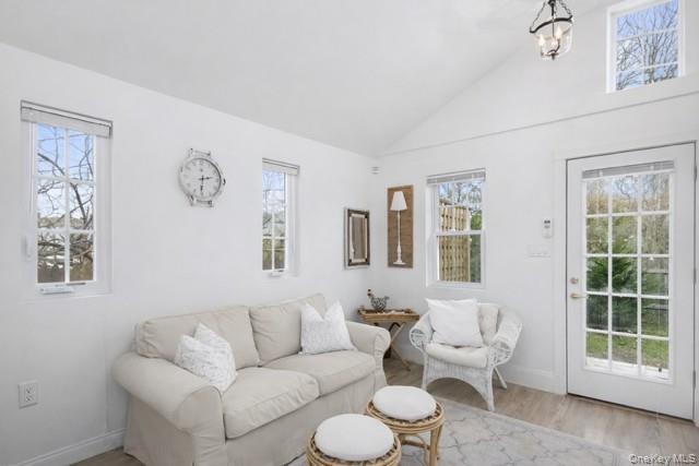 Foto del edificio - 435 Montauk Hwy