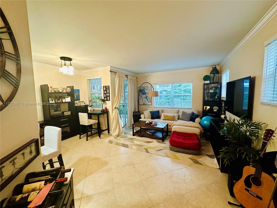 Foto principal - 3255 NE 184th St