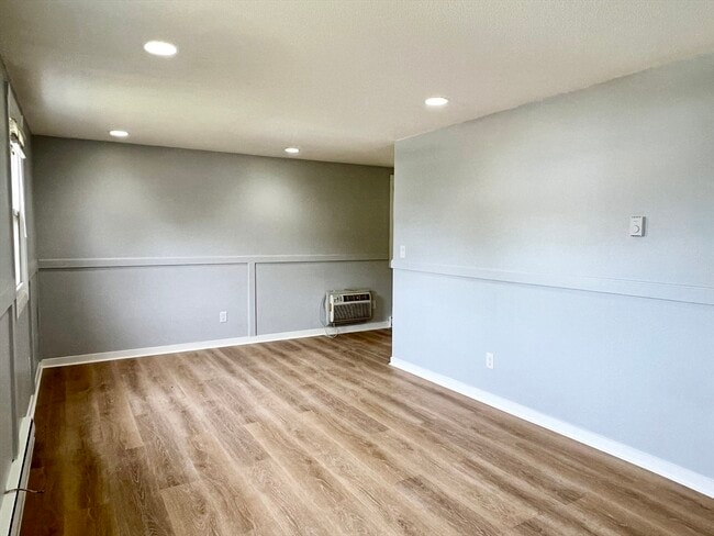 Building Photo - 27 Elmwood Park