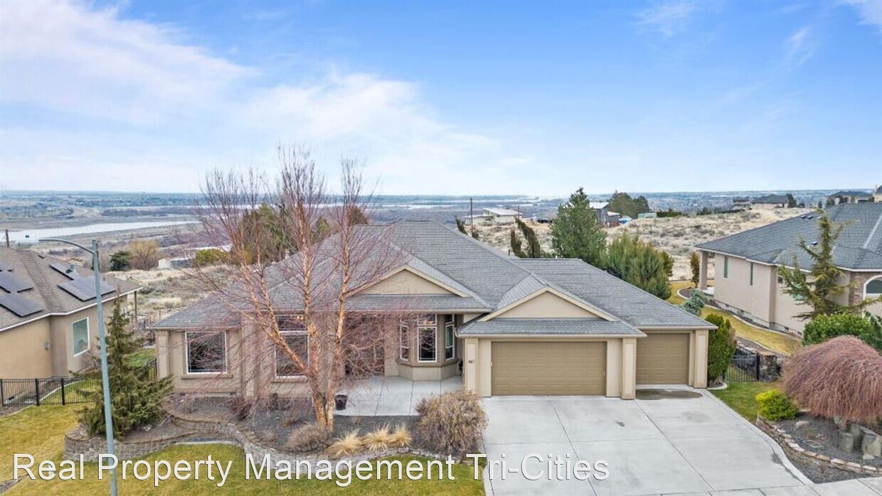 Primary Photo - 4 br, 3 bath House - 440 Sundance Dr