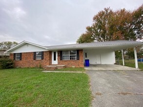 Building Photo - 2930 NW Georgetown Dr