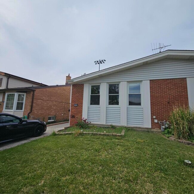 Foto del edificio - 9268 Barberry Ln