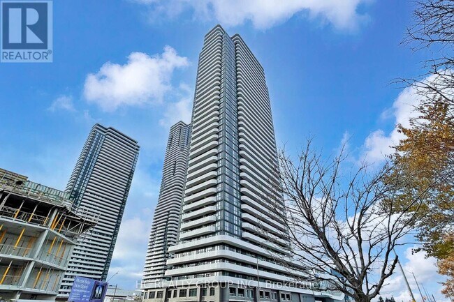 Photo du bâtiment - 8 Interchange Wy