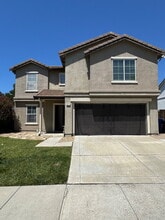 Building Photo - 211 Brushwood Pl