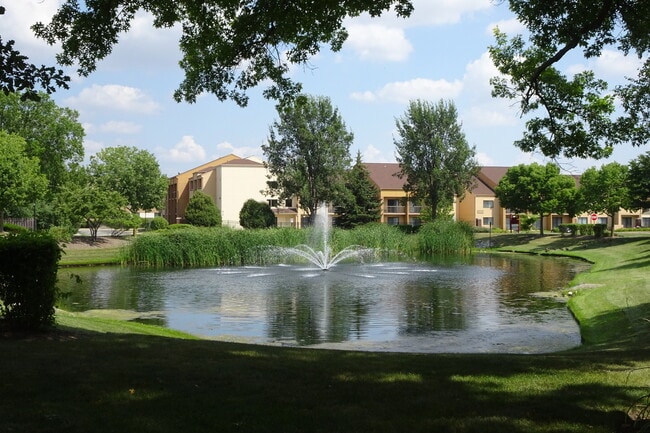 Building Photo - 2203 S Crambourne Way