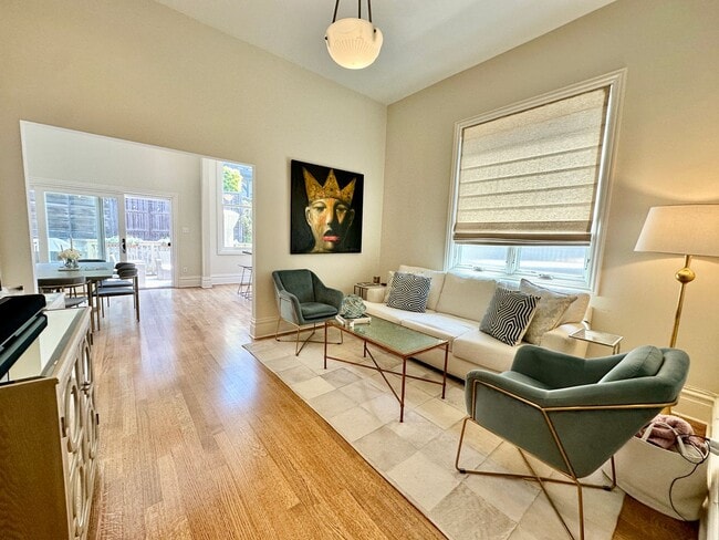 Building Photo - Gorgeous Restored Victorian Flat w/Private Deck