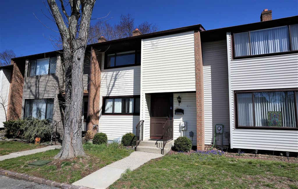 810 Twin Rivers Dr N, East Windsor, NJ 08520 Townhouse for Rent in