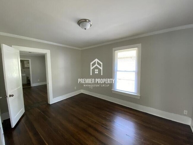 Building Photo - 3625 Faxon Ave