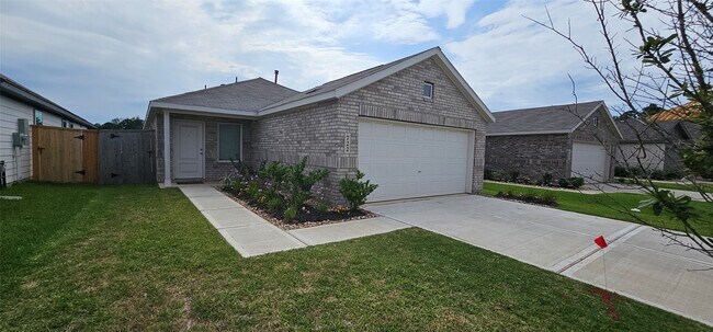 Building Photo - 722 Falling Cave Dr