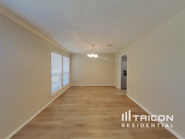 Foto del edificio - 11814 Gravetree St