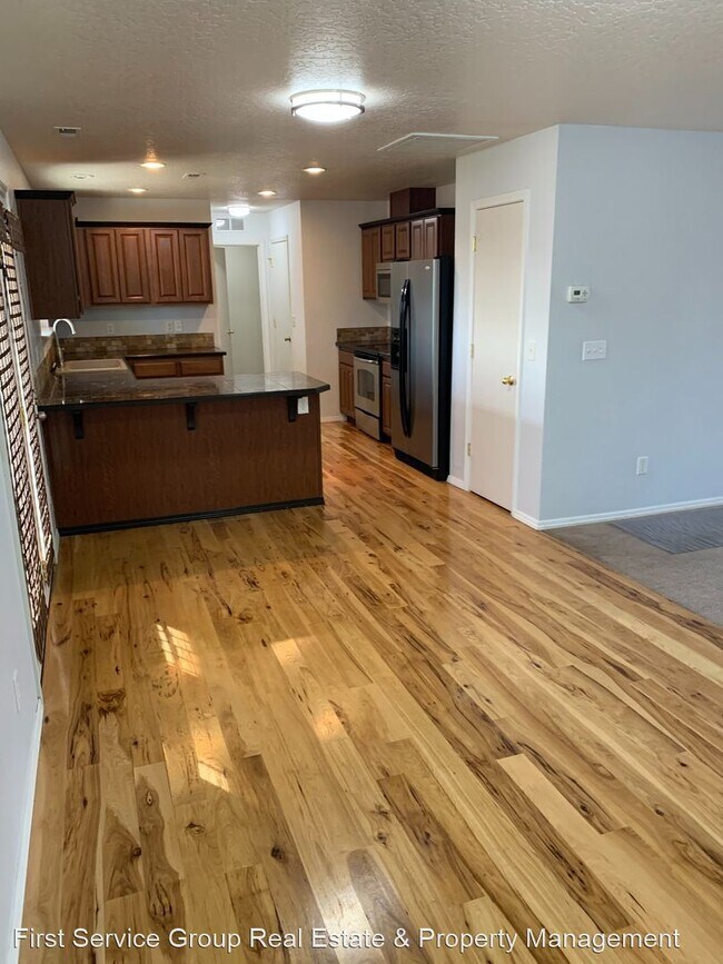 Foto del edificio - 3 br, 2.5 bath House - 139 E Willow Creek ...
