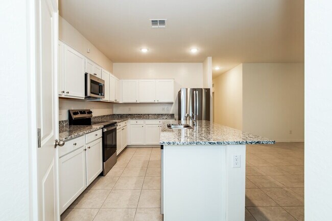 Building Photo - 3974 E Ter Ct