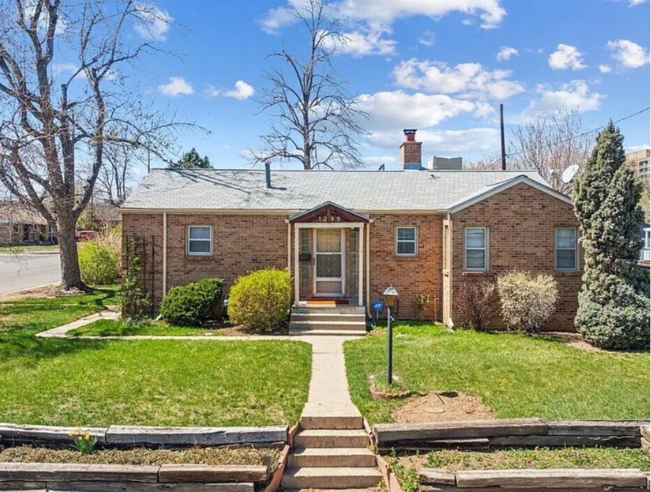 Foto principal - 1299 S Dale Ct