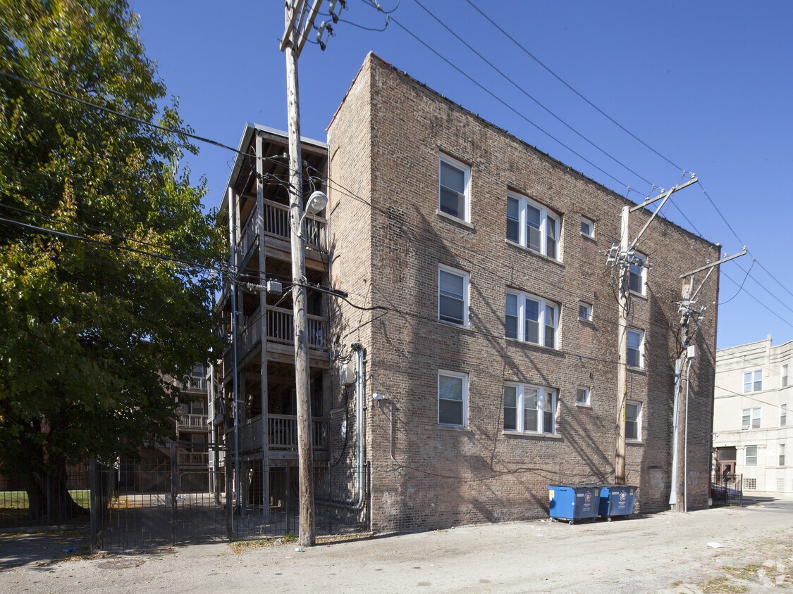 Building Photo - Woodlawn Six