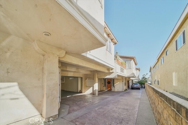 Building Photo - 2109 Vanderbilt Ln