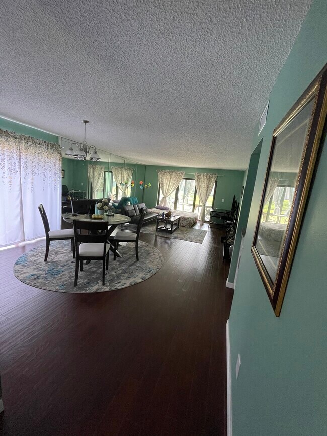 Dining room - 21820 Cypress Cir
