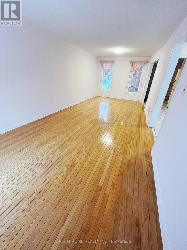 Building Photo - 79 Cairncross Crescent