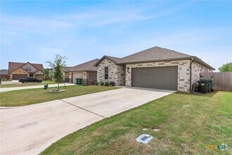 Building Photo - 2124 Blackhawk Lp