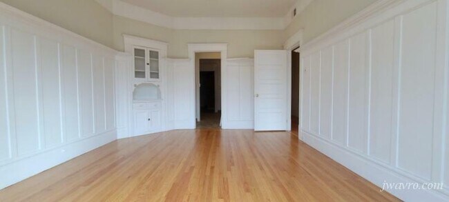 Building Photo - 1602 Jones St