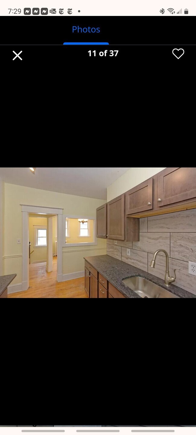 Foto del edificio - 876 Warren St