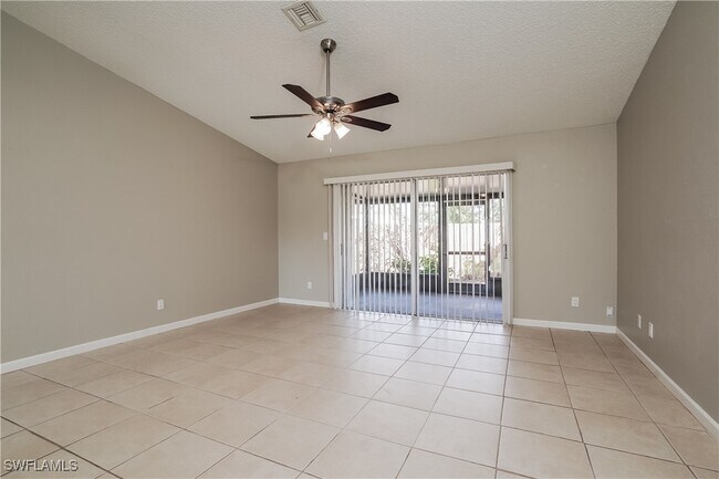 Foto del edificio - 15802 Key Grass Ln