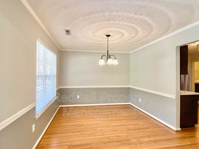 Building Photo - 2030 Regency Dr