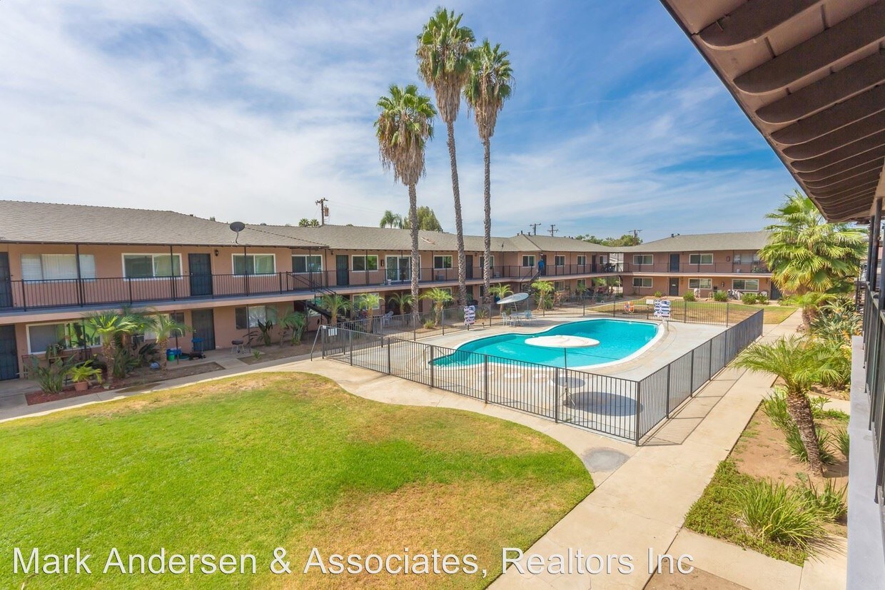 Primary Photo - 535 S Barranca Ave