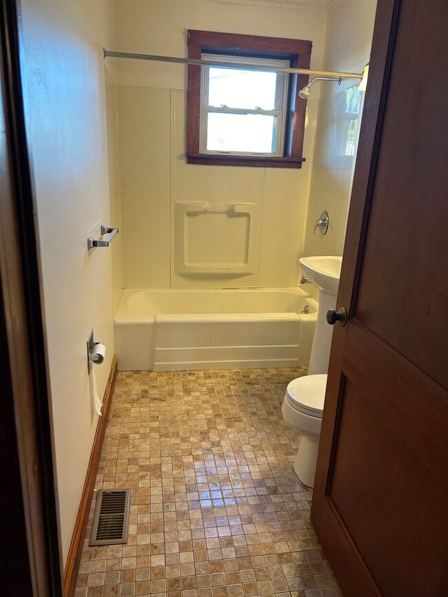 Bathroom - 918 E 7th St