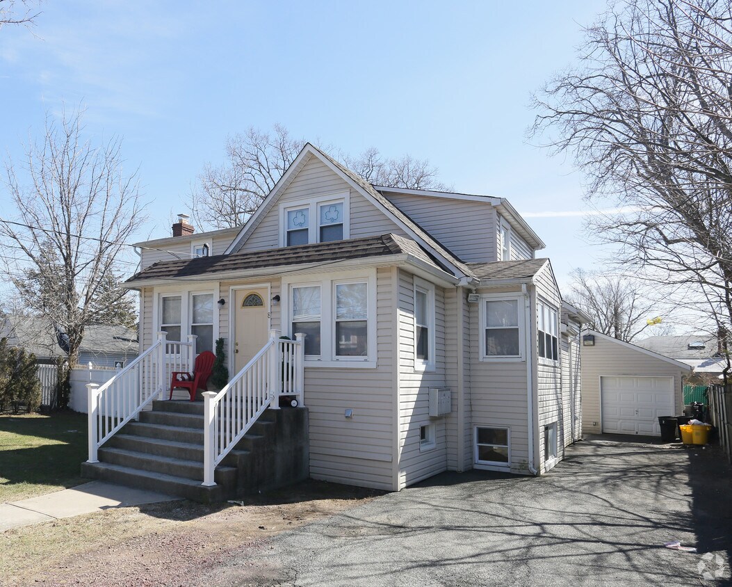 Foto principal - 8 Garfield Ave