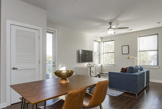 Foto del edificio - 1016 18th Ave S